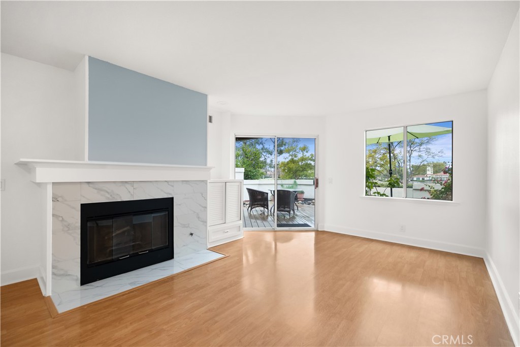 33 Brisa Del Lago