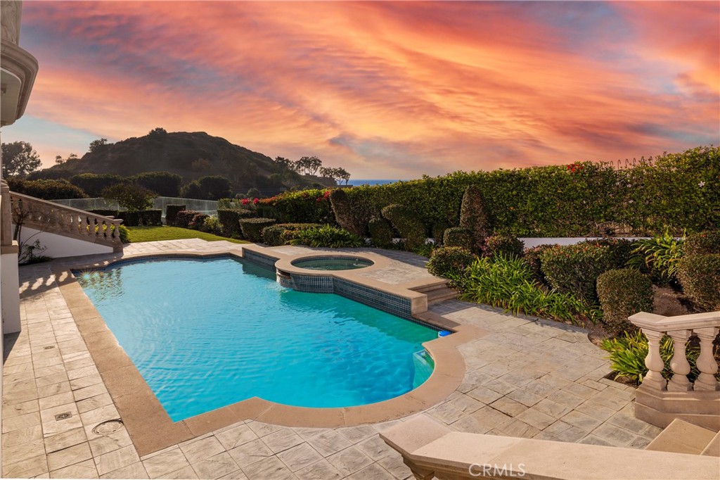 105 Irvine Cove Court