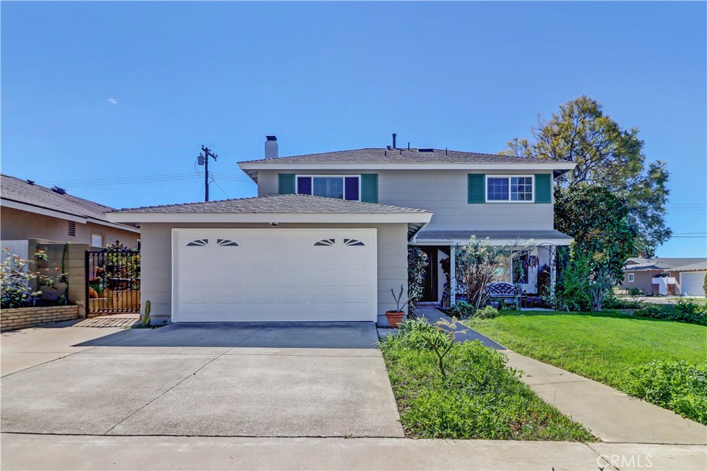 2712 E Garfield Avenue