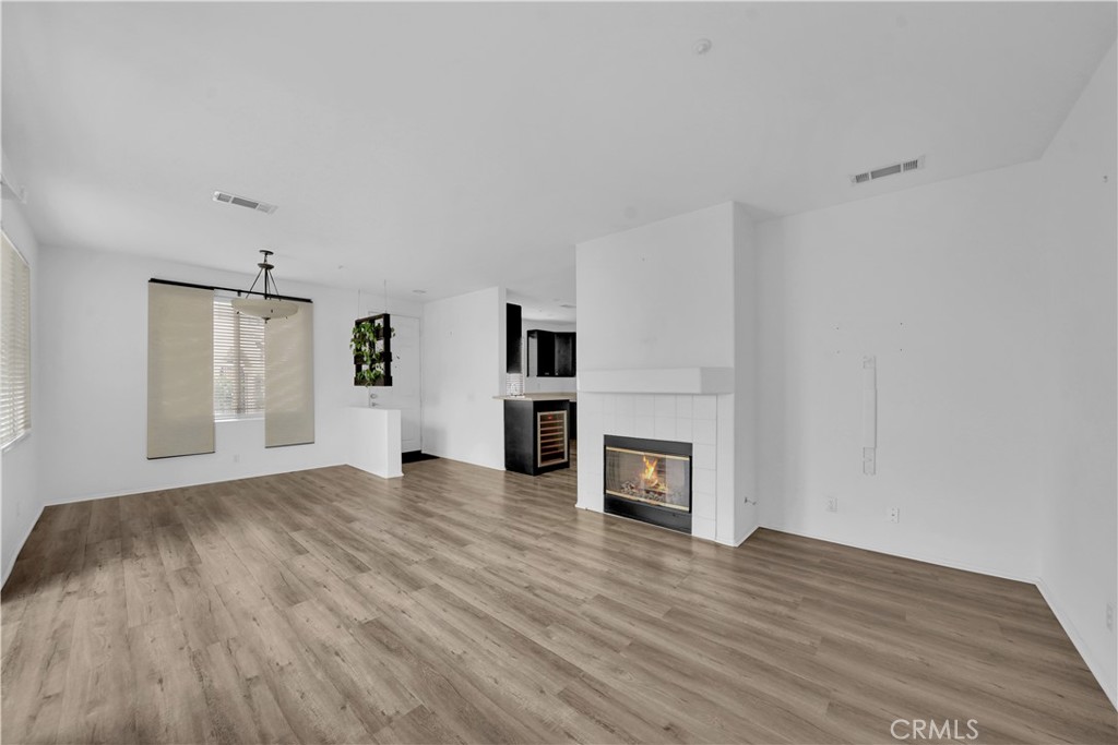 452 N Bloomberry C