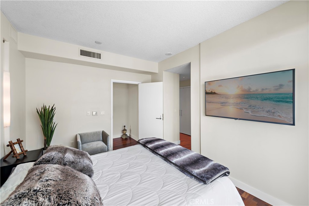 3141 Michelson Drive 1607