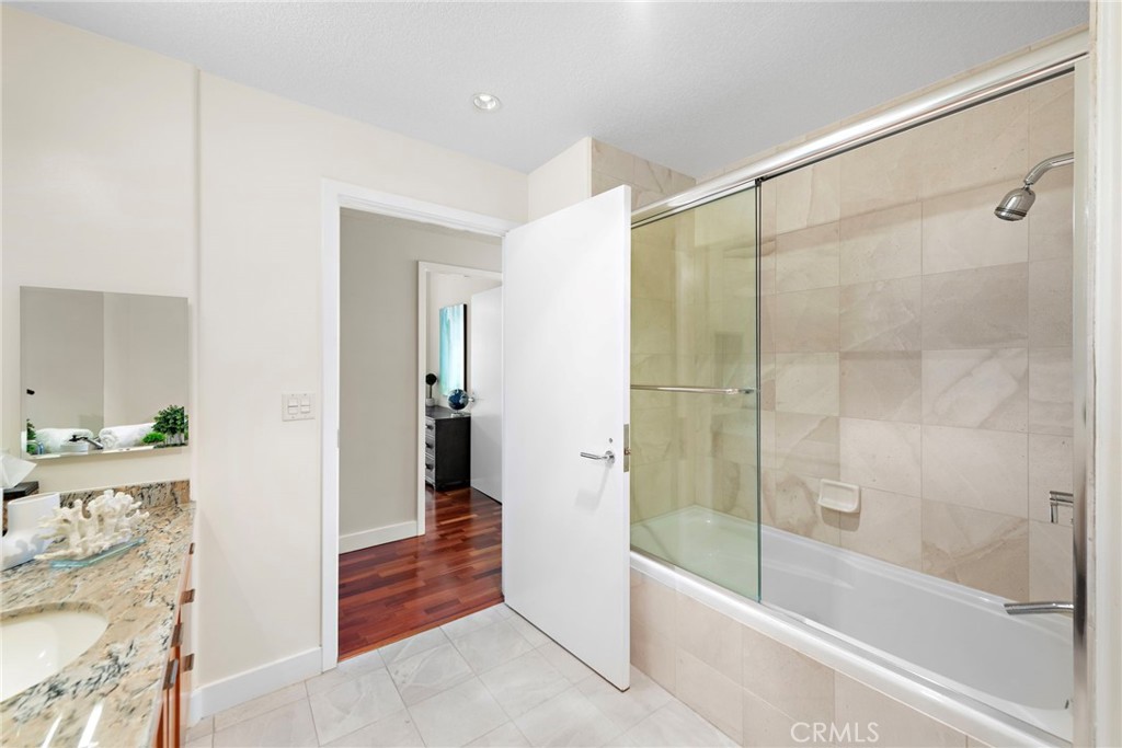 3141 Michelson Drive 1607