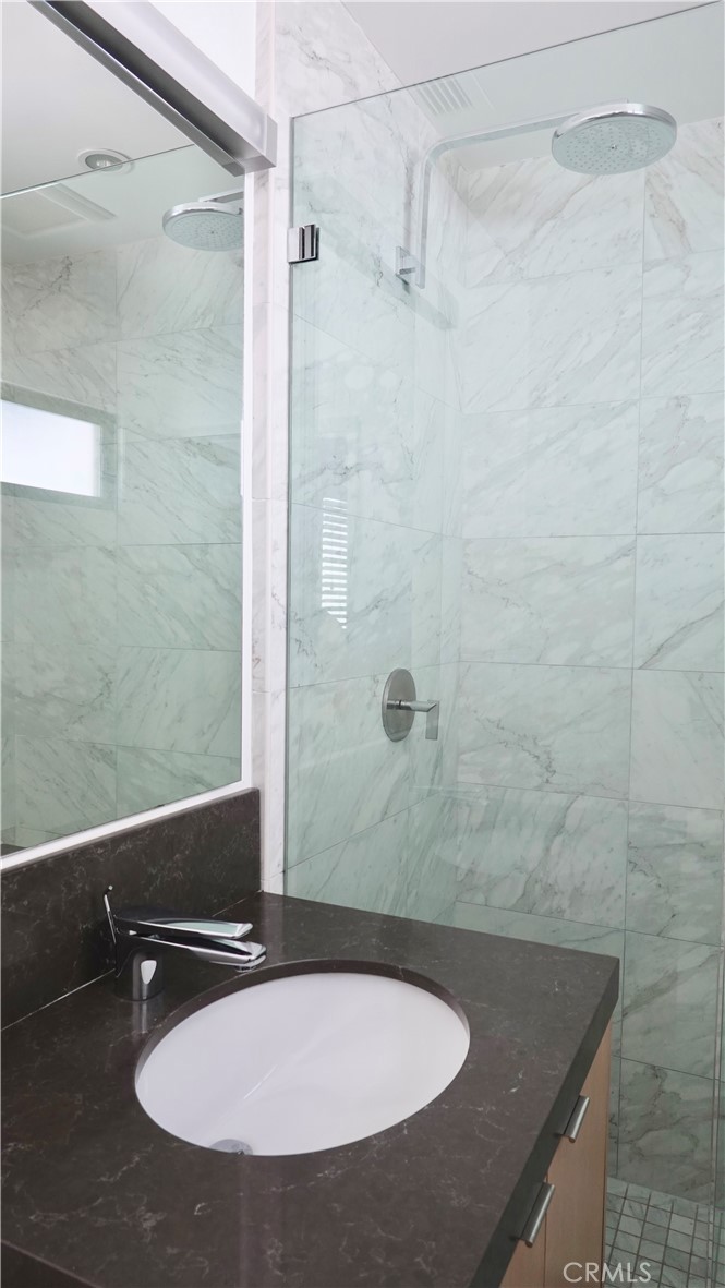 604 1/2 Poinsettia Avenue