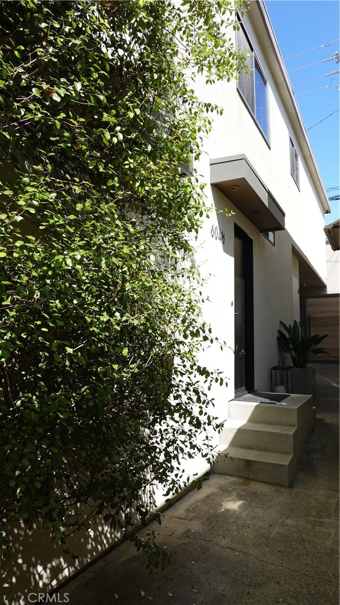 604 1/2 Poinsettia Avenue