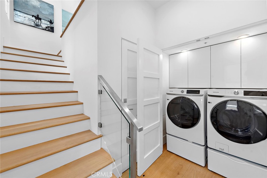 604 1/2 Acacia Avenue