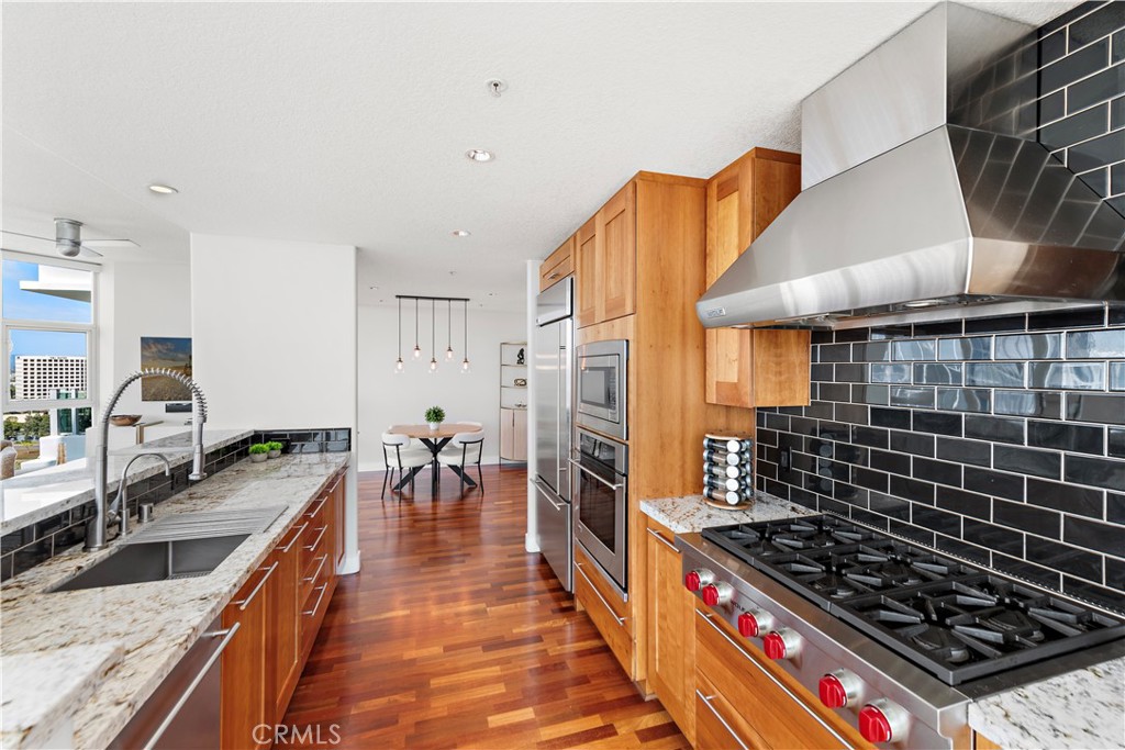 3141 Michelson Drive 1607