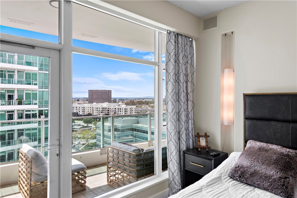 3141 Michelson Drive 1607