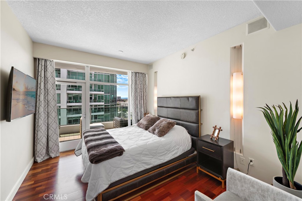 3141 Michelson Drive 1607