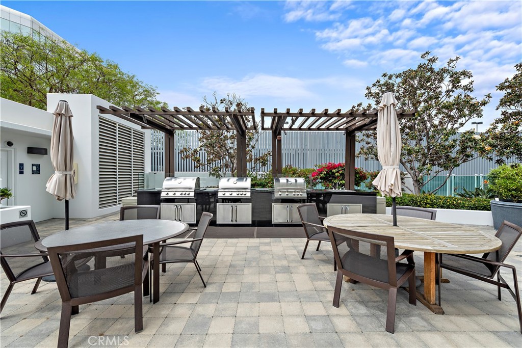 3141 Michelson Drive 1607