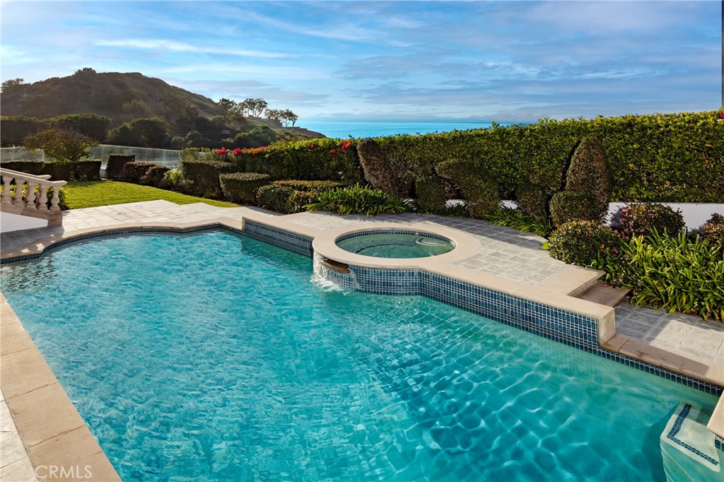 105 Irvine Cove Court