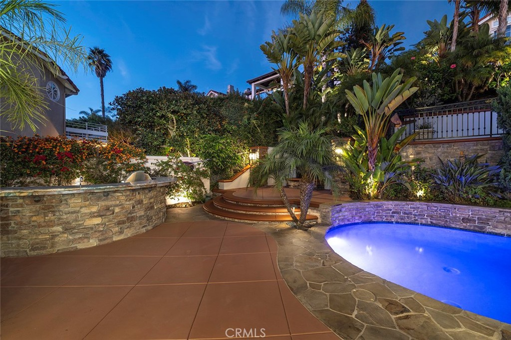 6 Harbor Pointe Drive