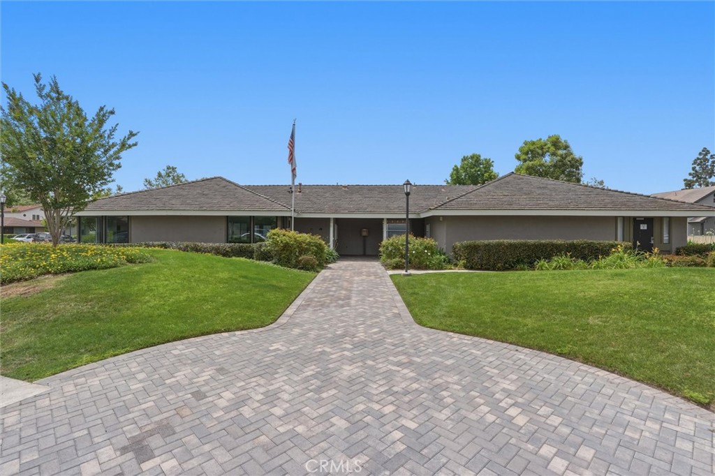 220 Lemon Grove