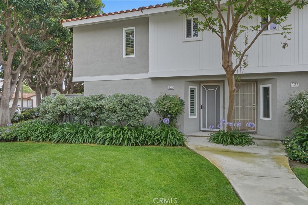 220 Lemon Grove