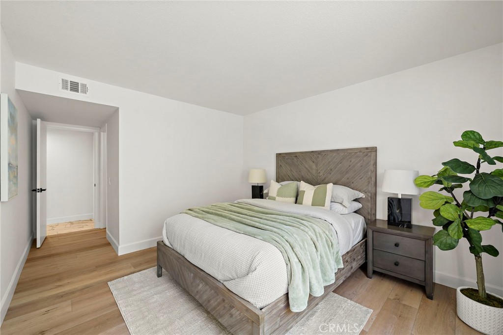 3438 E Meadowridge