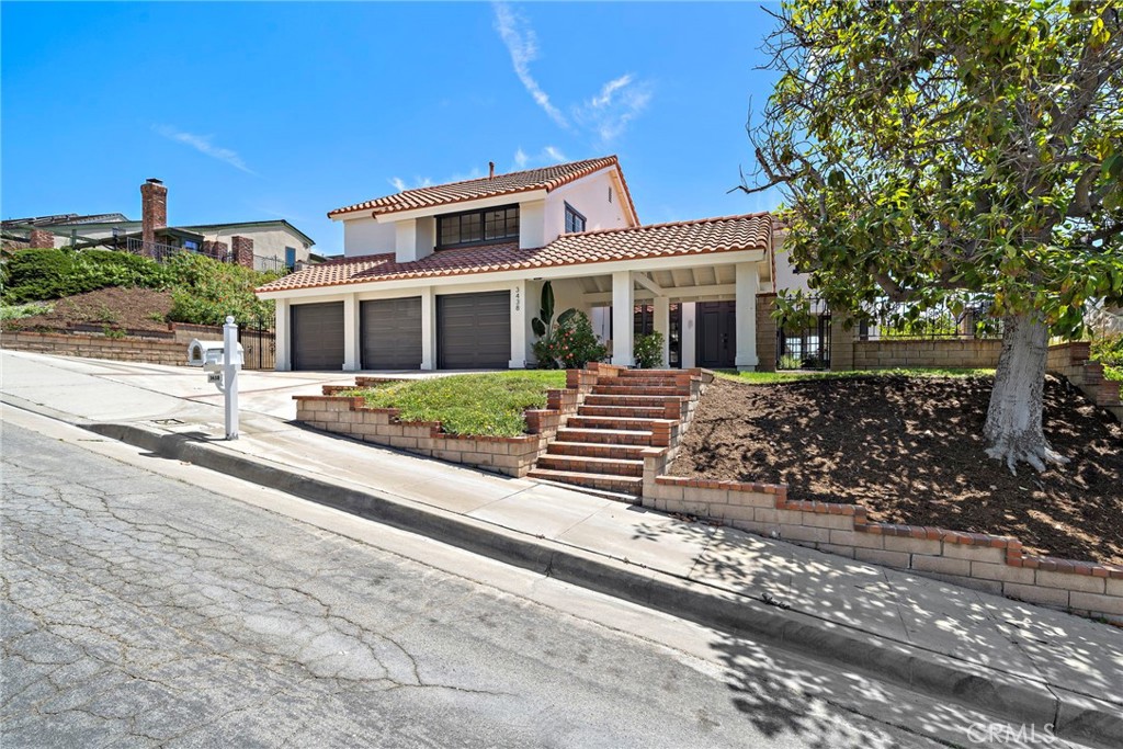 3438 E Meadowridge