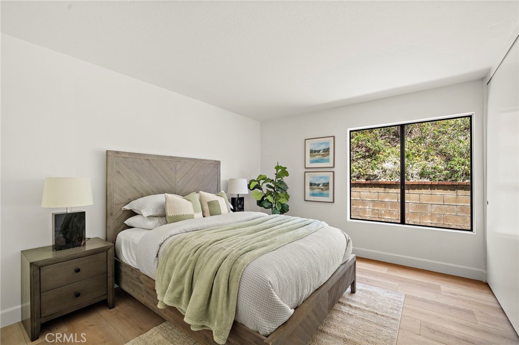 3438 E Meadowridge