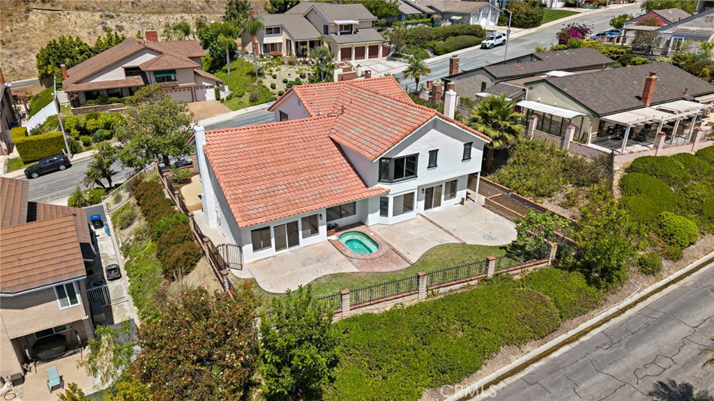 3438 E Meadowridge