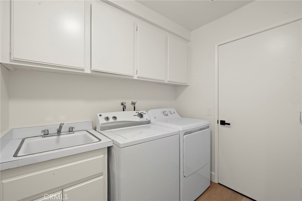 3438 E Meadowridge