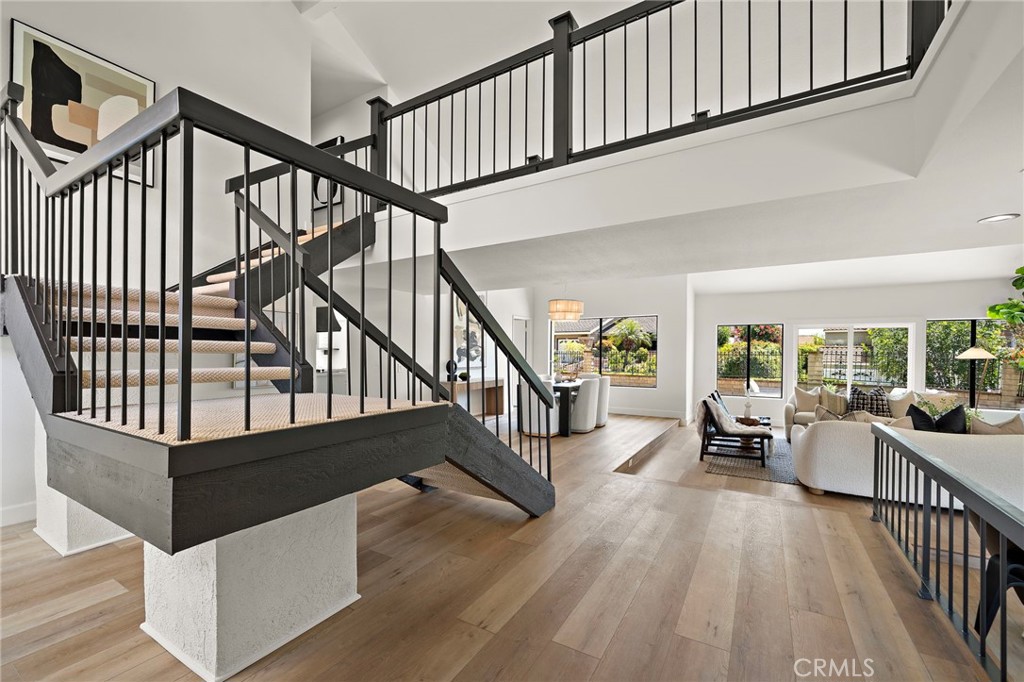 3438 E Meadowridge