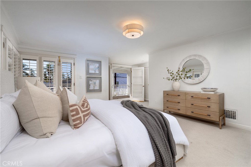 241 Bay Shore