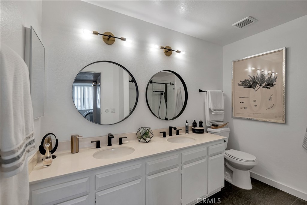 1140 E Ocean Boulevard 318