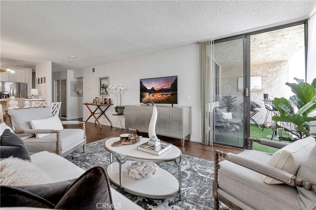 1140 E Ocean Boulevard 318