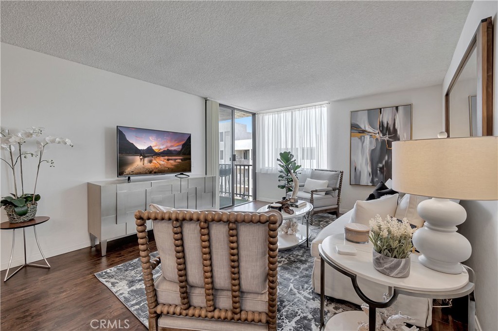 1140 E Ocean Boulevard 318