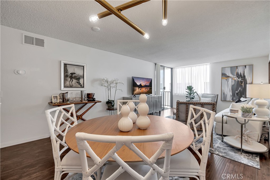 1140 E Ocean Boulevard 318