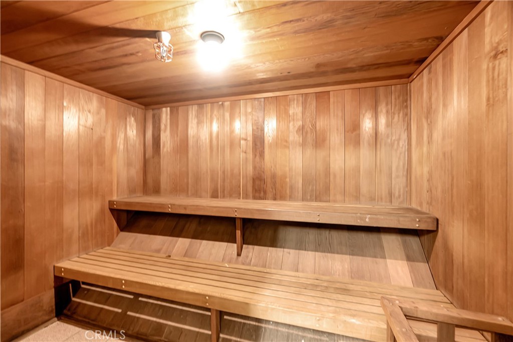 1140 E Ocean Boulevard 318