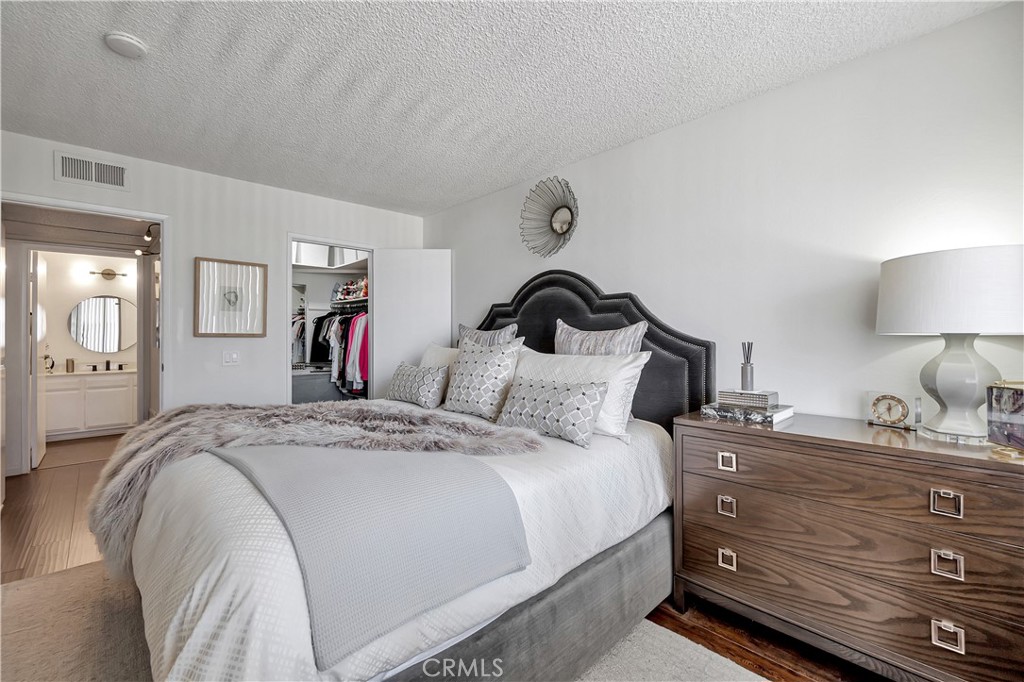 1140 E Ocean Boulevard 318