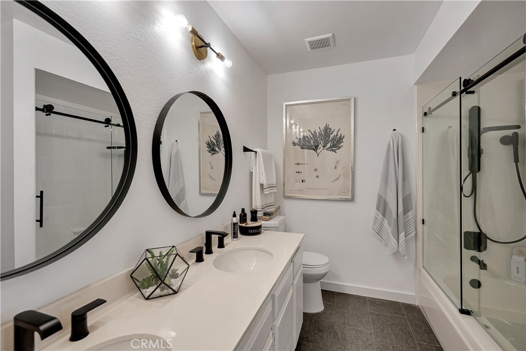 1140 E Ocean Boulevard 318