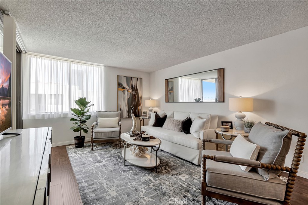 1140 E Ocean Boulevard 318