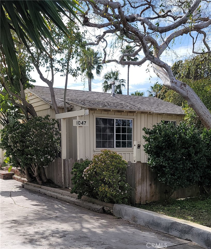 1047 W Wilson Street