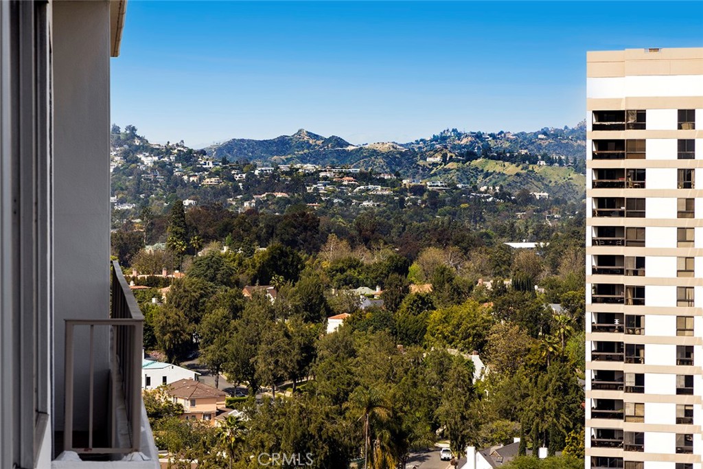 10501 Wilshire Boulevard 2005