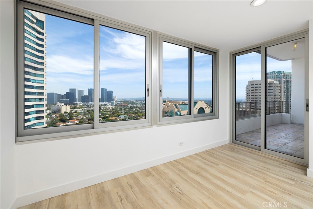 10501 Wilshire Boulevard 2005