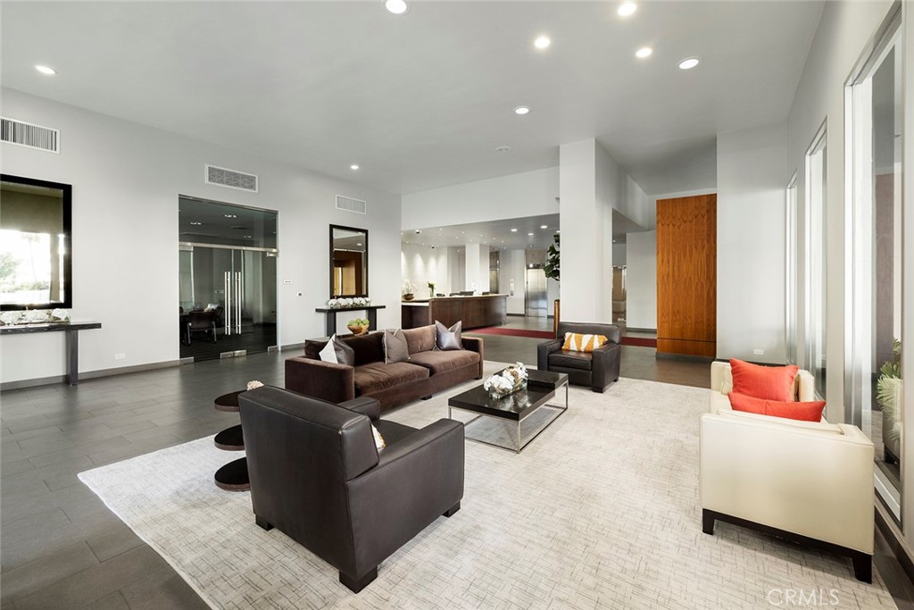 10501 Wilshire Boulevard 2005