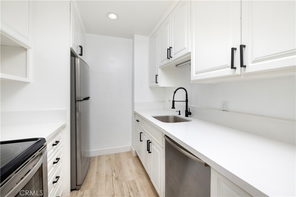 10501 Wilshire Boulevard 2005