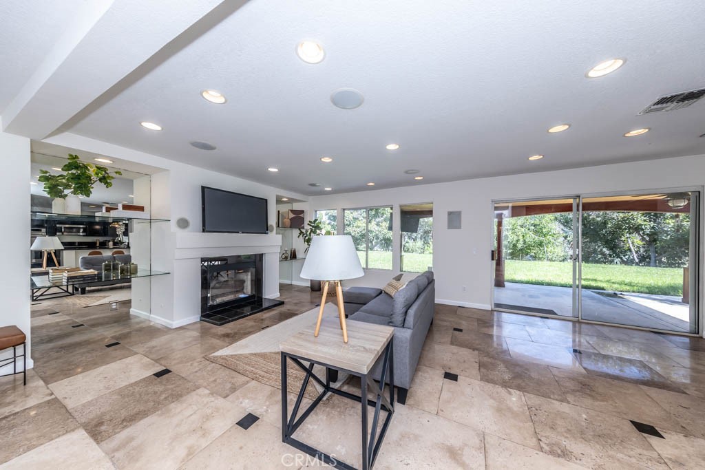 1881 Duncan Way