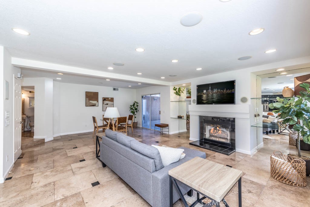 1881 Duncan Way