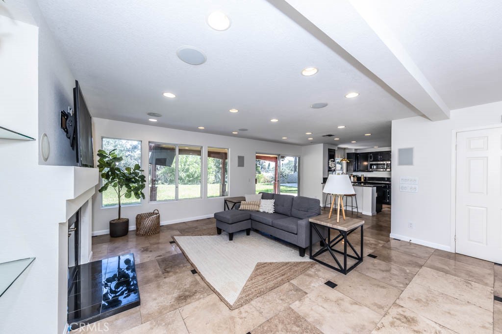 1881 Duncan Way