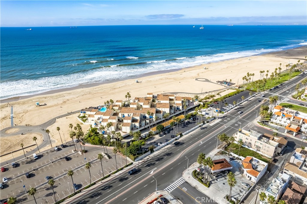 711 Pacific Coast Highway 315