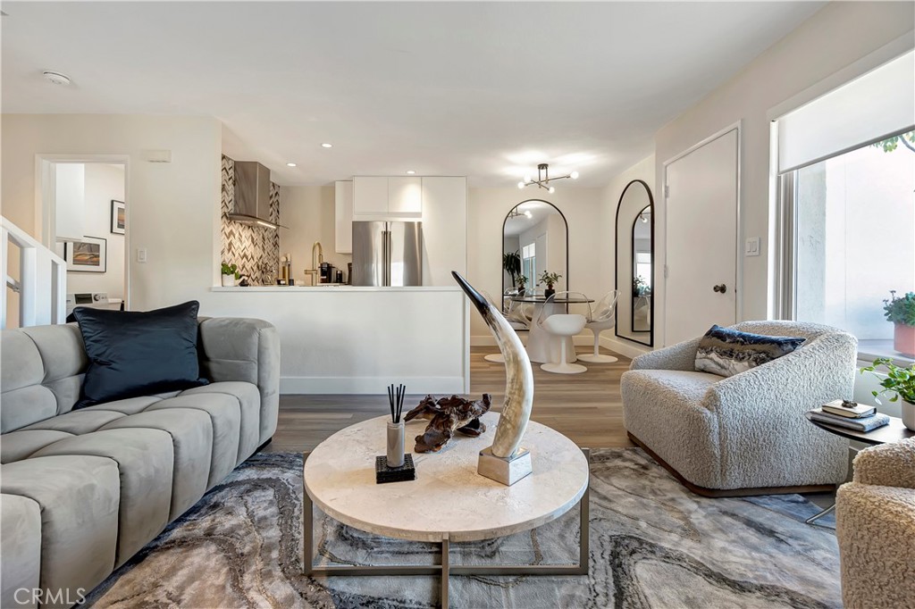 711 Pacific Coast Highway 315