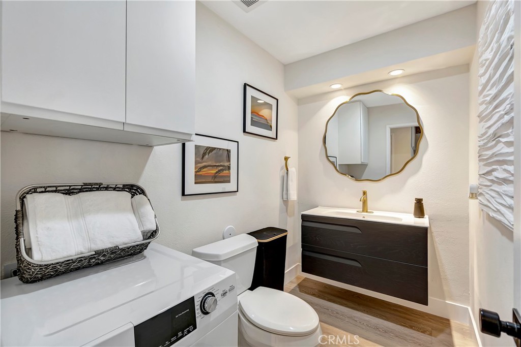 711 Pacific Coast Highway 315