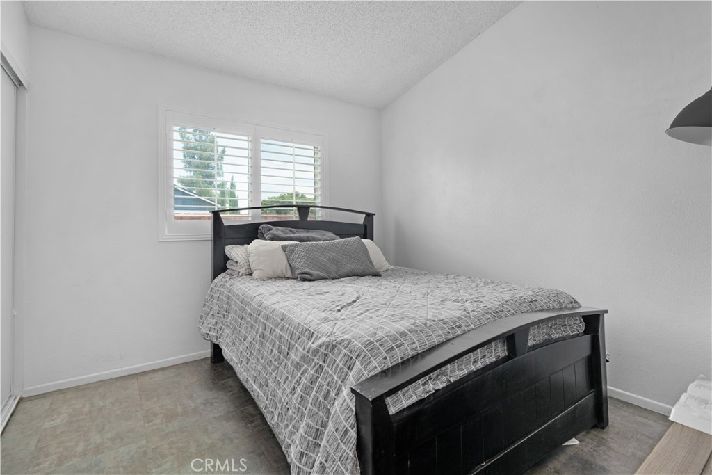 15957 Randall Avenue 35
