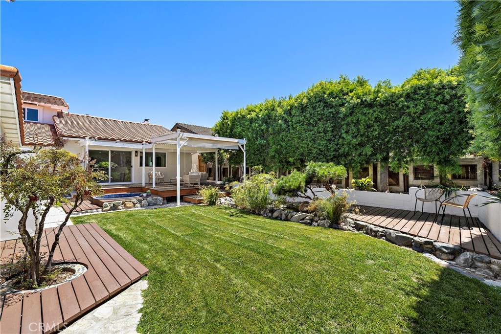 17805 Winterberry Street