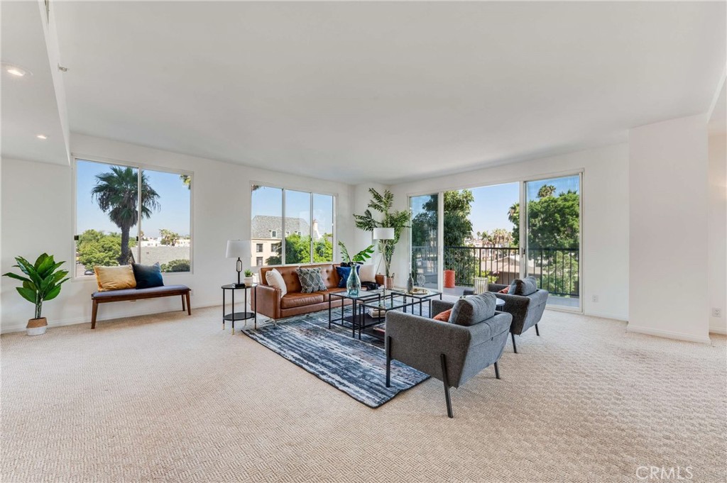 850 E Ocean Boulevard 301