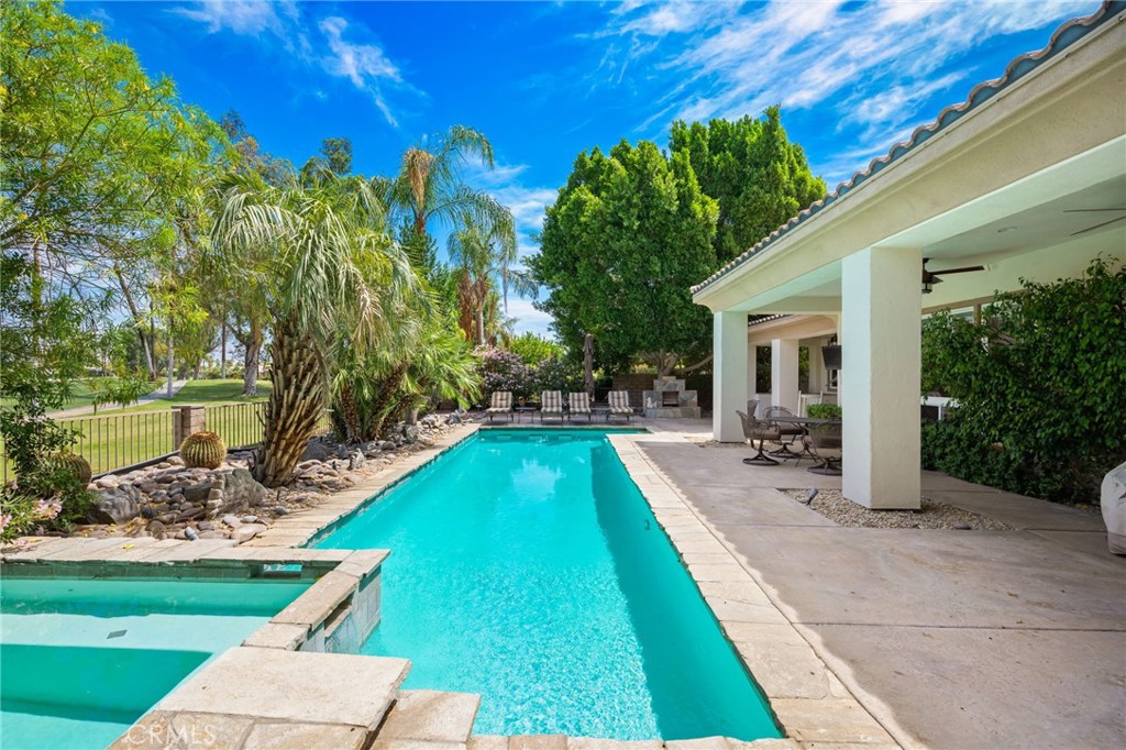 43 Oakmont Drive