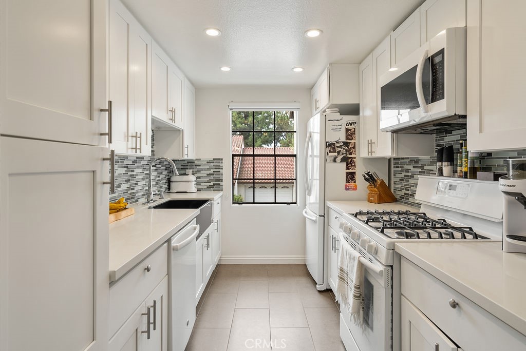 389 S Via La Canada 27