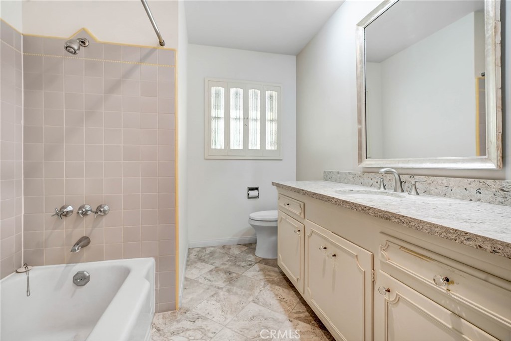 8450 Via Sierra Ramal Avenue