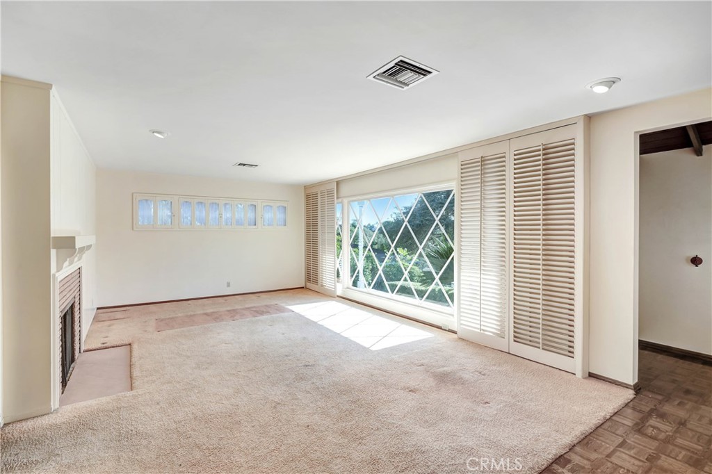 8450 Via Sierra Ramal Avenue